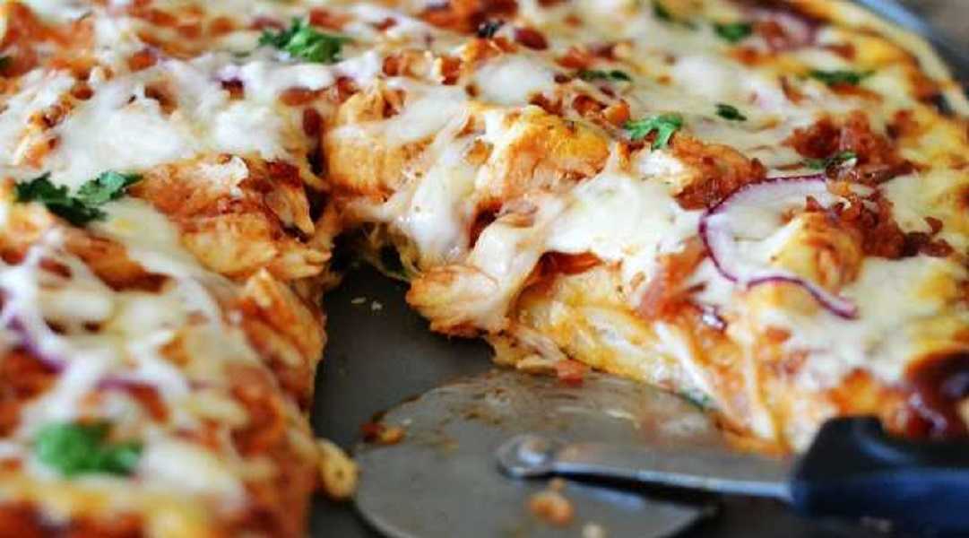 Pizza de pollo con tocino: deliciosa y muy fácil de preparar