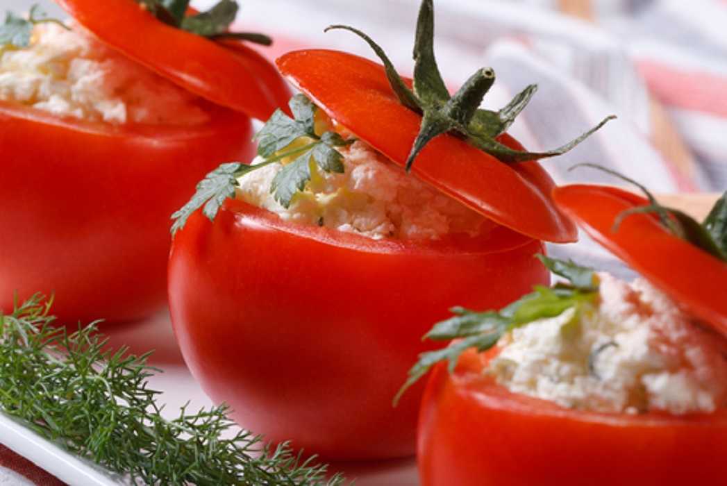 Tomates rellenos de atún: deliciosa receta fácil de preparar