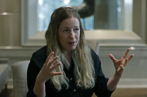 La directora de cine española Pilar Palomero habla durante una entrevista con EFE, en Bogotá (Colombia). EFE/Mauricio Dueñas Castañeda