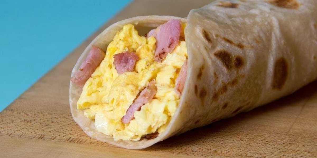 Burrito de huevo con jamón, prepara un desayuno rápido y delicioso con esta fácil receta