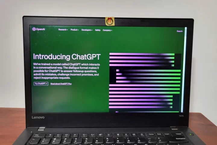 Fotografía de archivo de una computadora con la portada de ChatGPT, un programa de inteligencia artificial desarrollada por la empresa OpenAI. EFE/Latif Kassidi