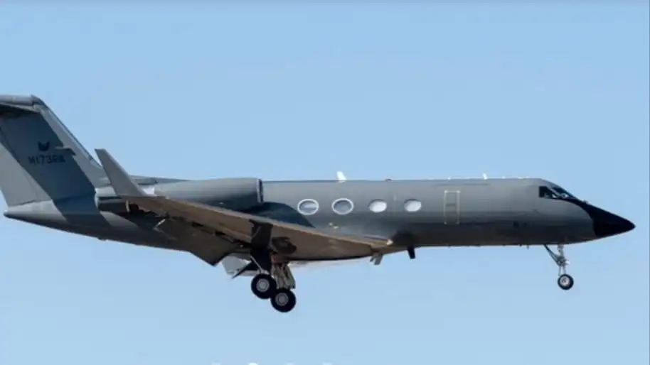 fuentes en el lugar señalan que la aeronave operada por la Agencia Central de Inteligencia de Estados Unidos (CIA) estuvo aproximadamente 50 minutos en ese terminal aéreo