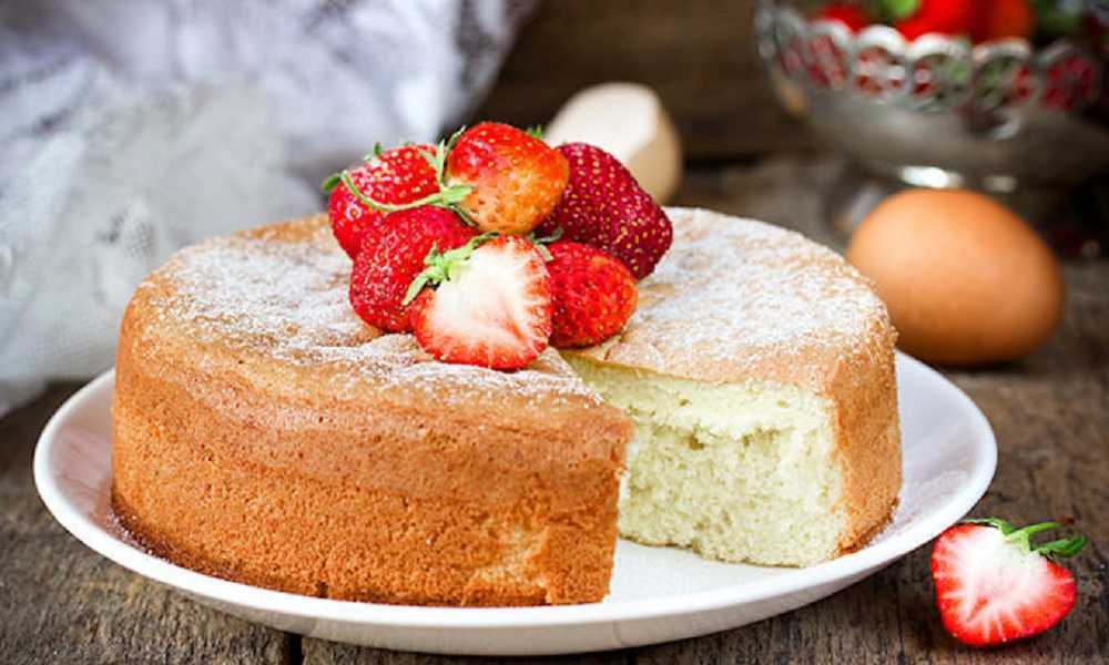 Bizcocho de yogur y fresa: prepara este sabroso postre