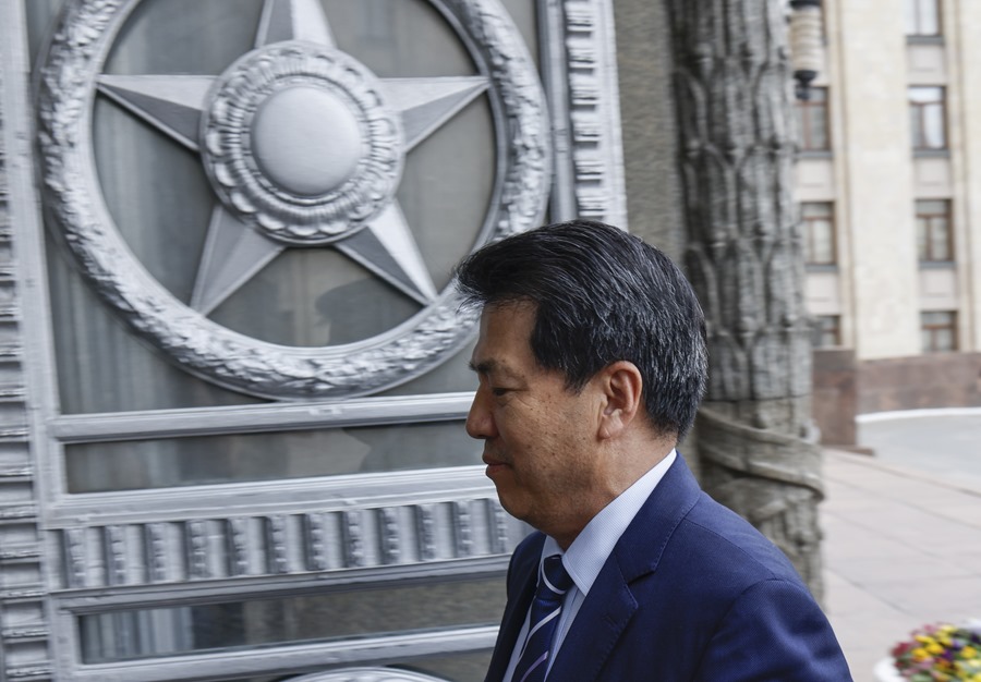El enviado especial chino para la región euroasiática, Li Hui. EFE/EPA/Sergei Ilnitsky