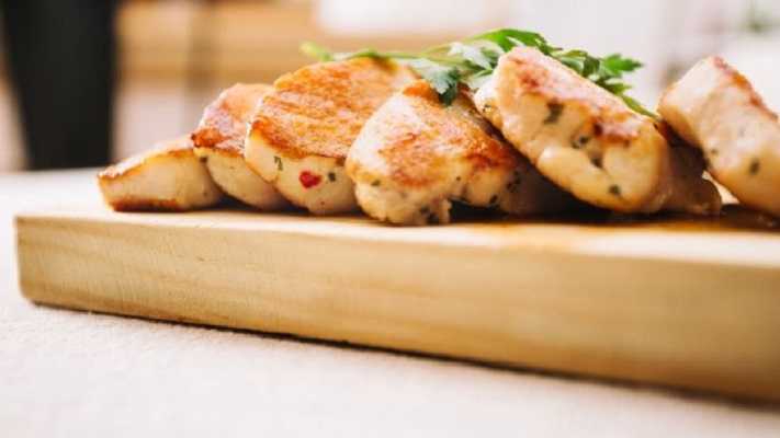 Pechugas de pollo gratinadas con queso mozzarella