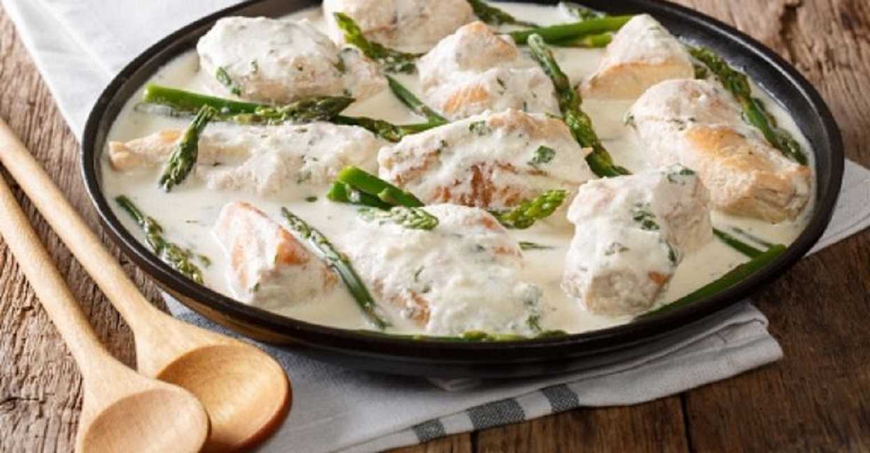 Pechugas de pollo gratinadas con queso mozzarella, así se preparan