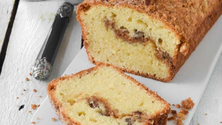 Pastel de ron con nueces caramelizadas