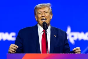 Foto de archivo del expresidente de EE.UU. Donald Trump. EFE/Jim Lo Scalzo