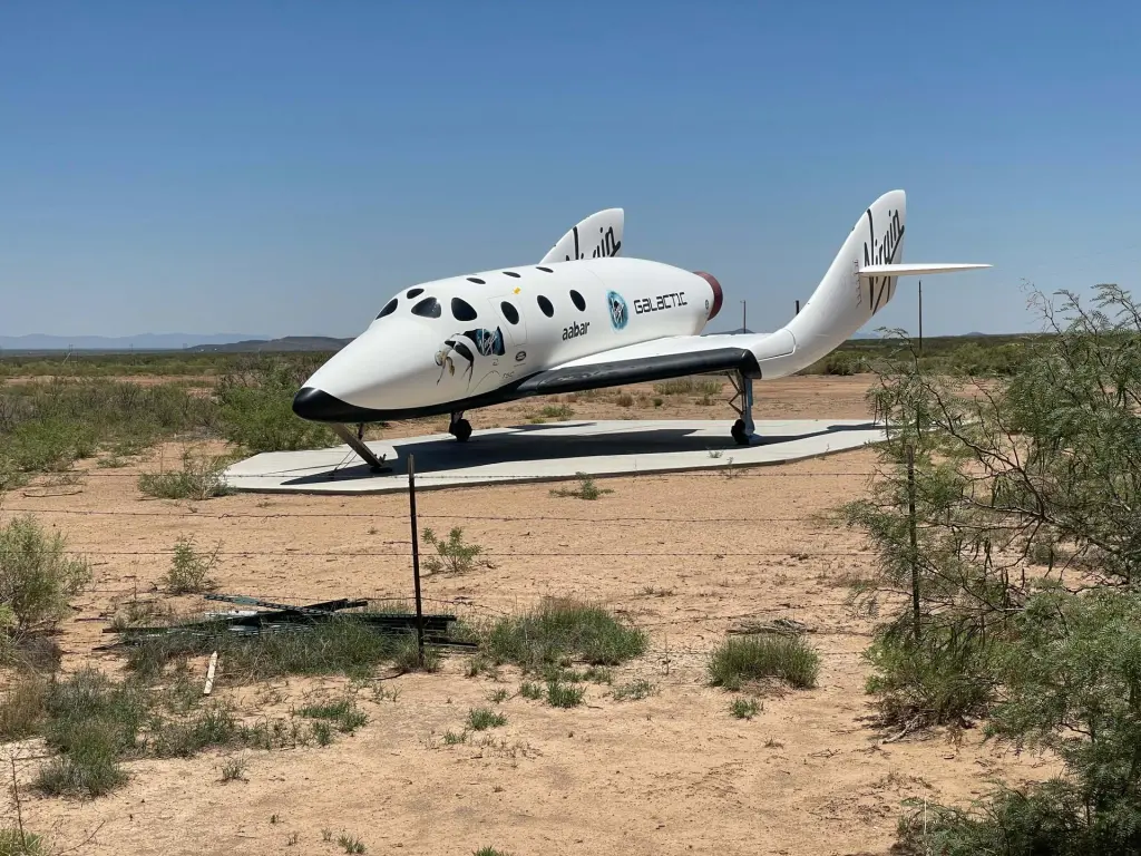 Vista de un prototipo de la aeronave VSS Unity, de la compañía Virgin Galactic, propiedad de Richard Branson, en una fotografía de archivo. EFE/Antoni Belchi