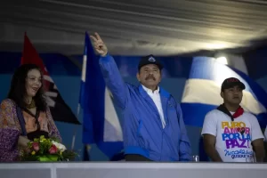 El presidente de Nicaragua, Daniel Ortega (c), en una fotografía de archivo. EFE/Jorge Torres