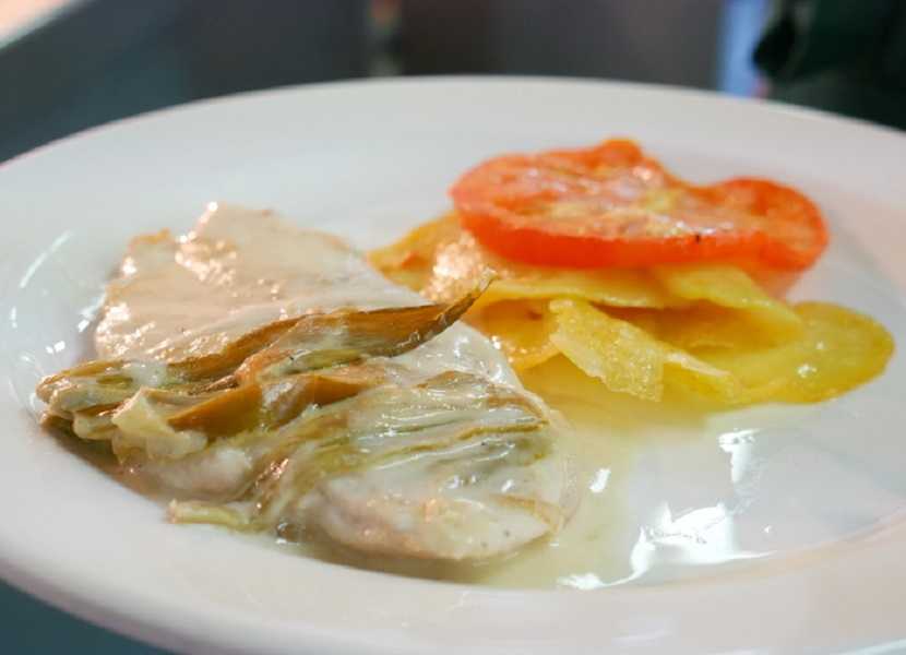 Pollo con crema de jalapeño: rico plato para un almuerzo en familia