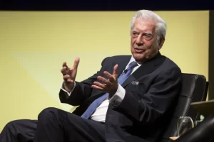 El escritor peruano y Premio Nobel de Literatura Mario Vargas Llosa, en una imagen de archivo. EFE/Daniel Pérez