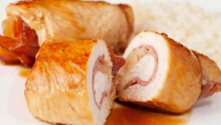 Rollitos de pollo con jamón, queso y frutos secos