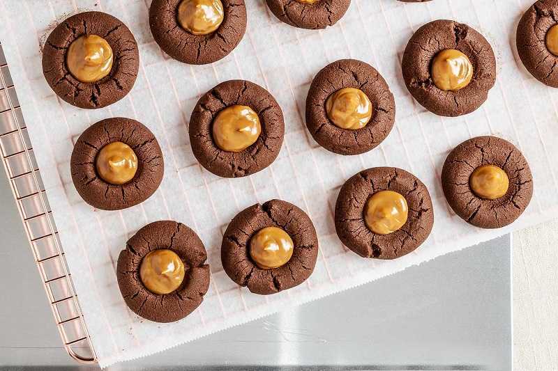 Galletas de chocolate y dulce de leche: rica receta para los niños
