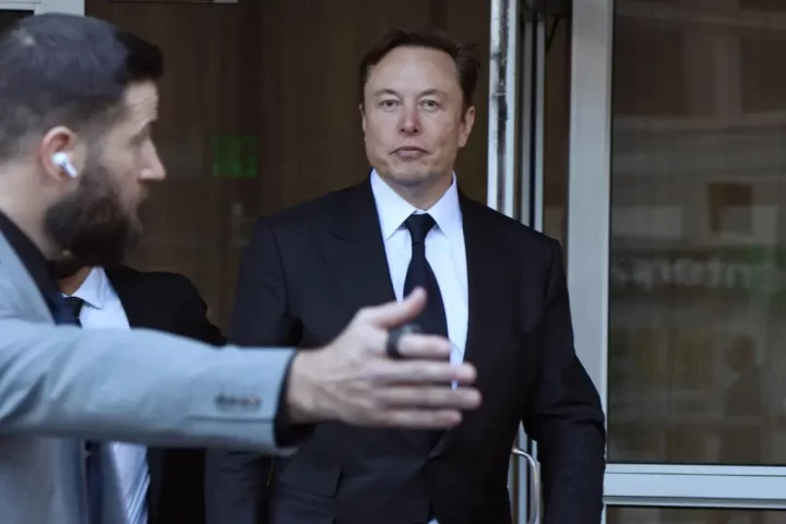 El magnate Elon Musk, propietario de empresas como Twitter, Tesla o SpaceX, en una fotografía de archivo. EFE/George Nikitin