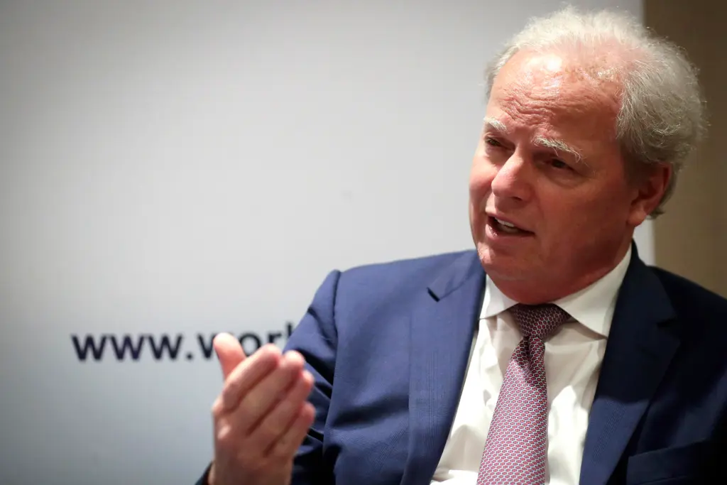 El director gerente senior del Banco Mundial, Axel van Trotsenburg, habla durante una entrevista con EFE el 10 de julio de 2023 en Ciudad de Panamá (Panamá). EFE/Bienvenido Velasco