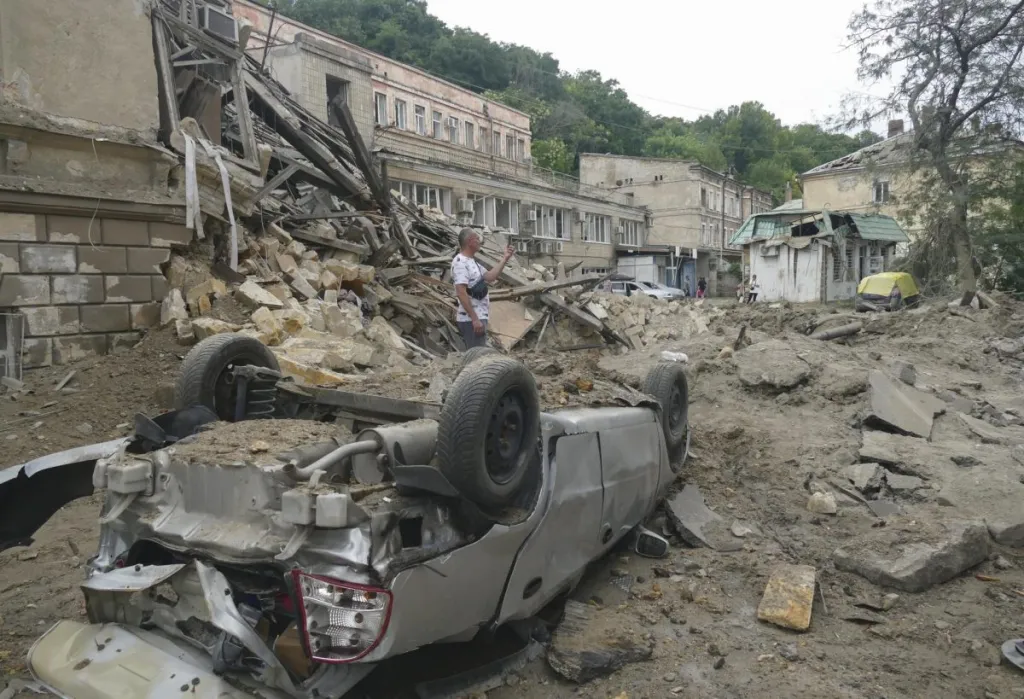Edificios de la ciudad ucraniana de Odesa destruidos por bombardeos rusos. EFE/EPA/Igor Tkachenko