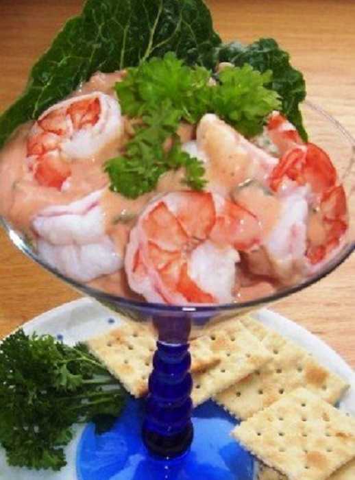 Queso burrata con camarones y tomate, así se prepara