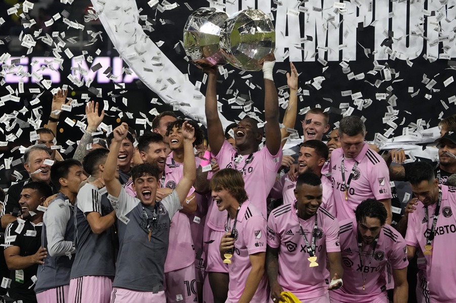 Inter Miami celebra después de ganar la final de la Leagues Cup. EFE/EPA/MARK HUMPHREY