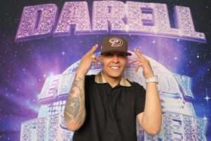 El reguetonero puertorriqueño Darell posa durante una entrevista con EFE en San Juan (Puerto Rico). EFE/ Jorge Muñiz