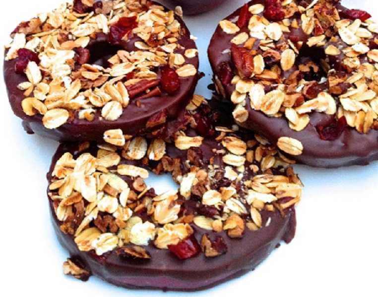 Donas de manzana: rica merienda para los pequeños de la casa