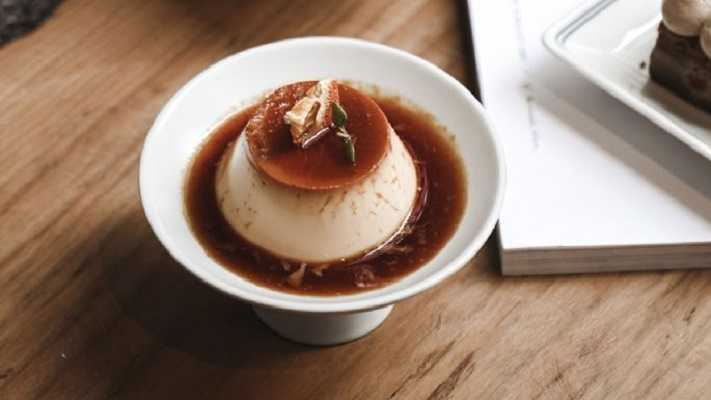 Flan de chocolate con cambur