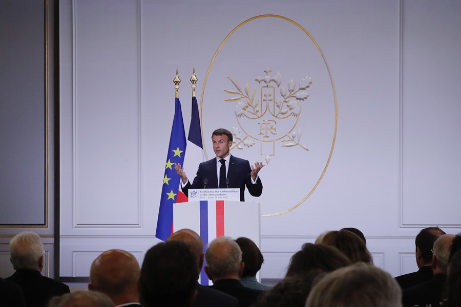 Paris (France), 28/08/2023.- French President Emmanuel Macron gives a speech in front of French ambassadors during the conference of ambassadors at the Elysee Palace, Paris, France, 28 August 2023. Macron is expected to highlight France's foreign policy during the annual ambassadors' conference. (Francia) EFE/EPA/TERESA SUAREZ / POOL