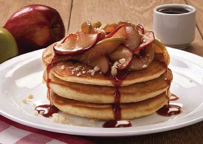 Hot cakes de avena y manzana para un sabroso desayuno