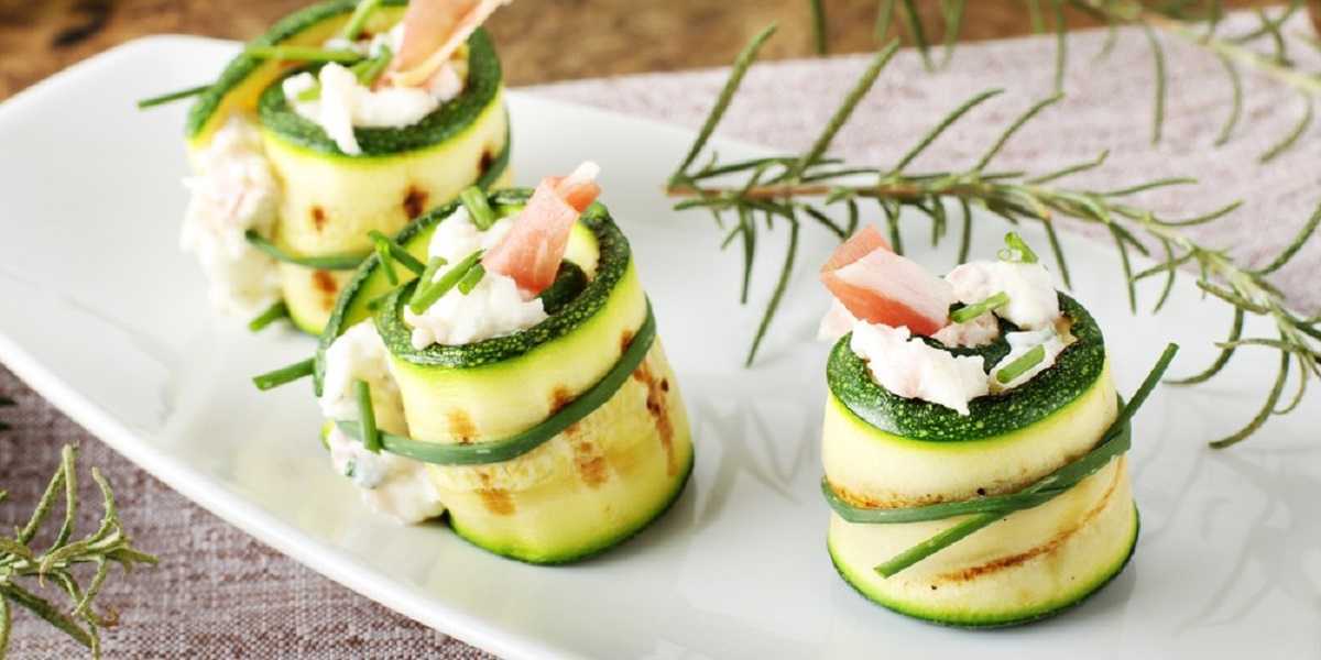 Rollitos de calabacín con atún y aguacate: así se prepara