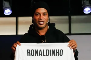 El exfutbolista brasileño Ronaldinho, en una fotografía de archivo. EFE/Enric Fontcuberta