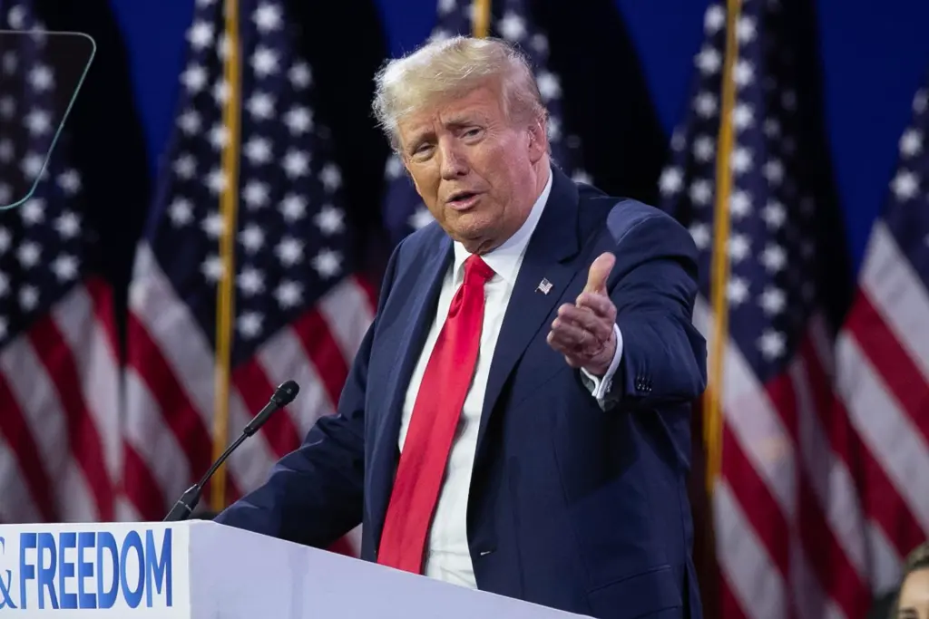 Fotografía de archivo del expresidente de EE.UU., Donald J. Trump. EFE/EPA/MICHAEL REYNOLDS