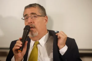 Fotografía de archivo del presidente electo de Guatemala, Bernardo Arévalo. EFE/ Esteban Biba