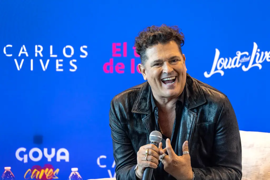 El cantante colombiano Carlos Vives habla durante una conferencia de prensa, en Miami, Florida (EE.UU.). EFE/EPA/Cristóbal Herrera-Ulashkevich