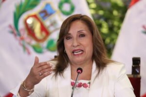 La presidenta de Perú, Dina Boluarte. EFE/Paolo Aguilar