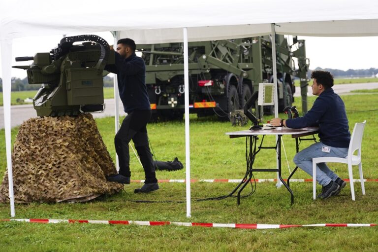 Los aviones no tripulados representan una "gran amenaza" para la OTAN. EFE/Imane Rachidi