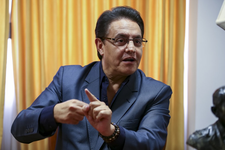 Imagen de archivo del candidato asesinado Fernando Villavicencio. EFE/ José Jácome