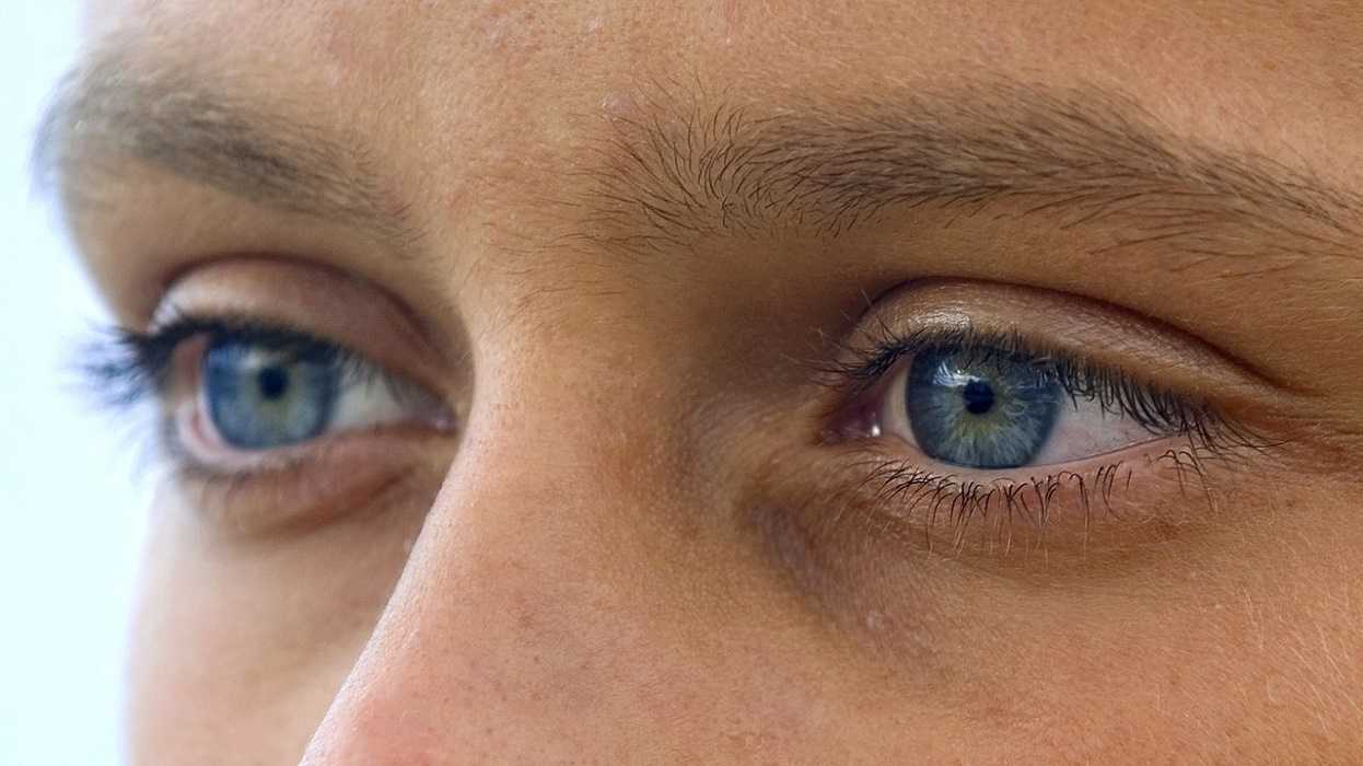 Ojos azules: motivo de por qué no existen