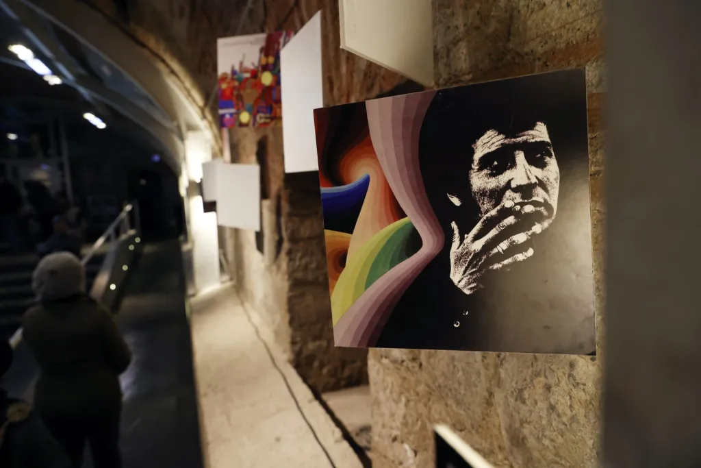 Fotografía de la sede del sello discográfico DICAP, en Santiago (Chile). EFE/Elvis González