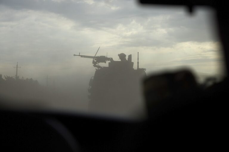 Imagen proporcionada por la presidencia ucraniana del coche de escolta del presidente Volodymyr Zelensky durante su visita de trabajo a la región de Donetsk, este pasado lunes, 4 de septiembre. EFE/EPA/SERVICIO DE PRENSA PRESIDENCIAL