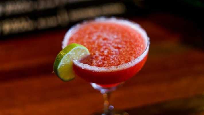 Margarita de fresa con mezcal