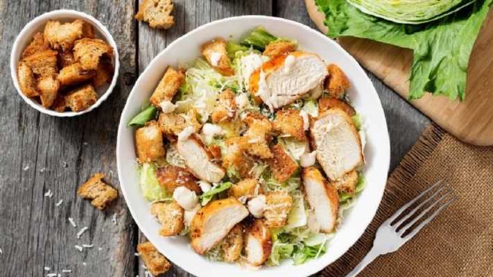 Ensalada fría de pollo y pasta