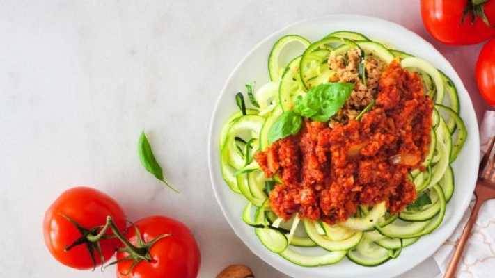 Pasta de calabacín estilo boloñesa