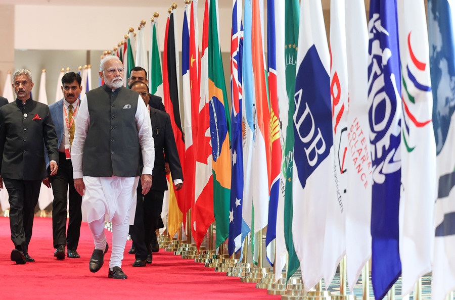 El primer ministro de India, Narendra Modi (3i) a su llegada a la cumbre del G20. EFE/EPA/Ministerio de Asuntos Exteriores de India