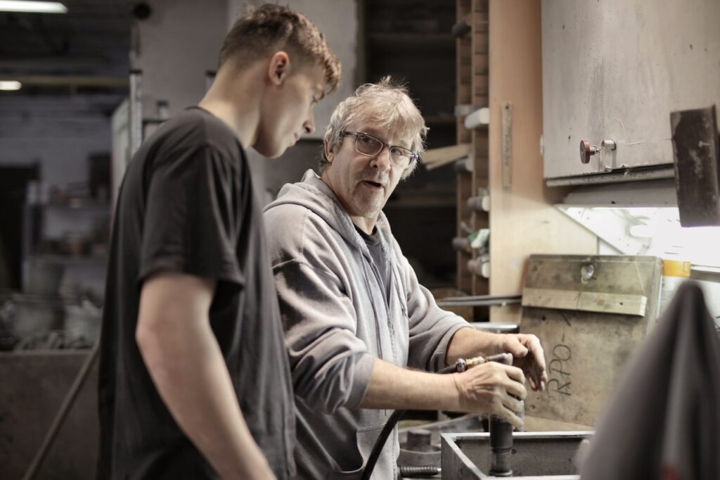Generación plateada personas mayores de 50 años economía económicamente laboralmente