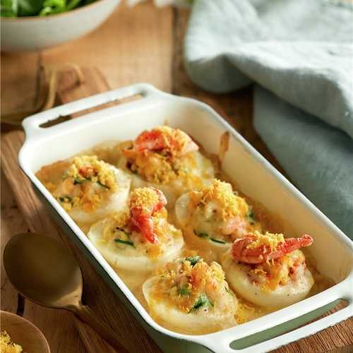 Huevos rellenos de pescado con camarones