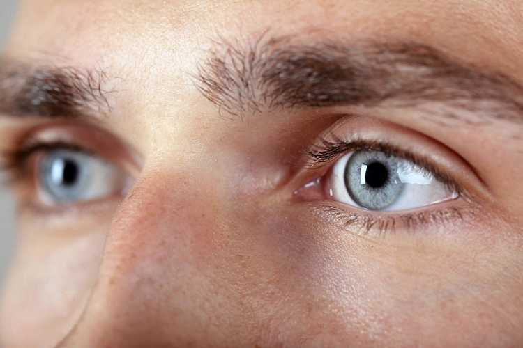 Ojos azules