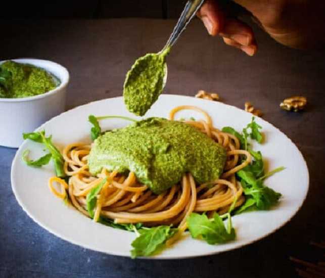 Pesto de espinacas y nueces