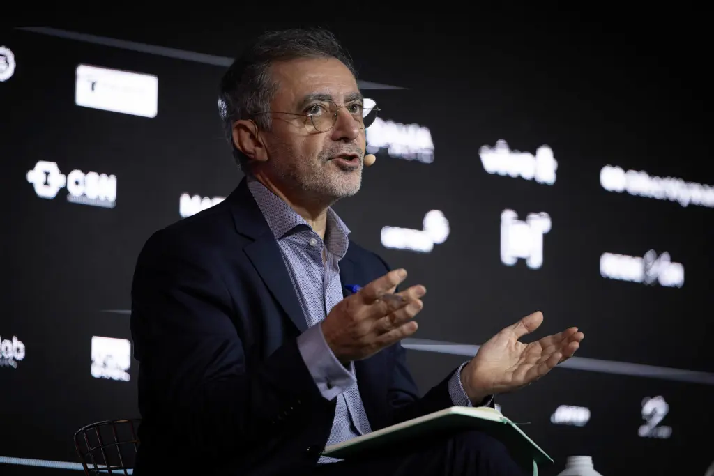 El historiador del arte español Manuel Borja-Villel, exdirector del Museo Reina Sofía de Madrid, habla en rueda de prensa el 4 de agosto de 2023 durante la 35ª edición de la Bienal de São Paulo (Brasil). EFE/ Isaac Fontana