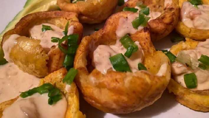 Tostones rellenos de jamón