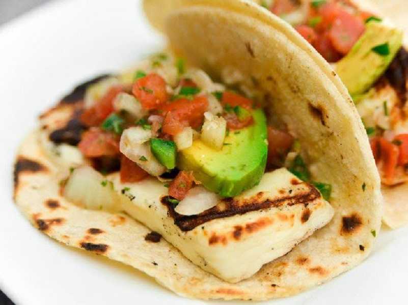 Tostadas de panela con pico de gallo: deliciosa receta para cenar